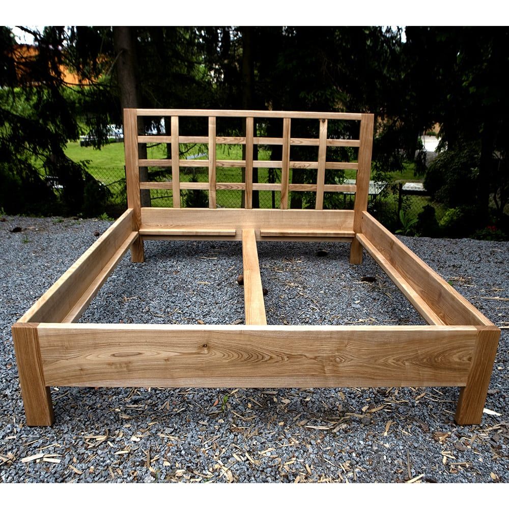 Konstrukce jasanové postele bez středové nohy